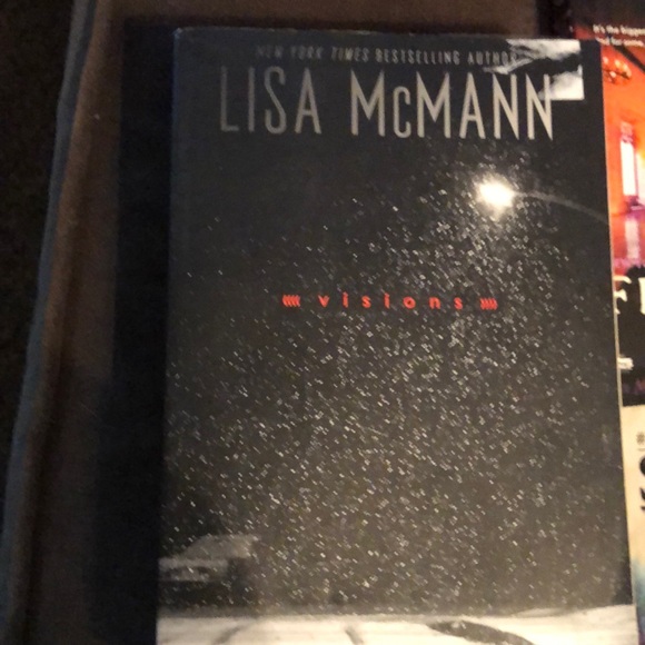 Books - Picture 2 of 6